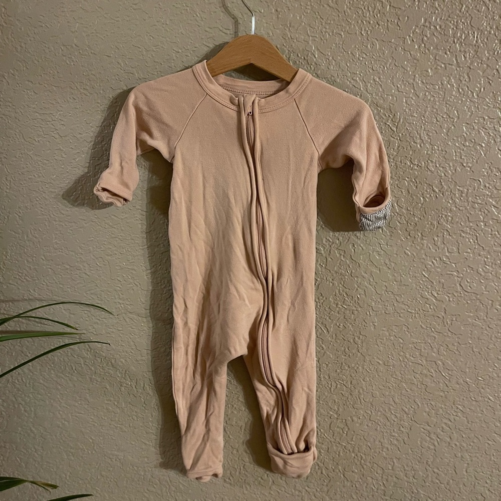 Goumikids footie in a light rose/beige color size 3-6m
